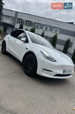 Внедорожник / Кроссовер Tesla Model Y 2021 в 