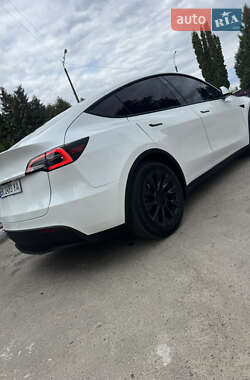 Внедорожник / Кроссовер Tesla Model Y 2021 в 