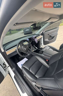 Внедорожник / Кроссовер Tesla Model Y 2021 в 