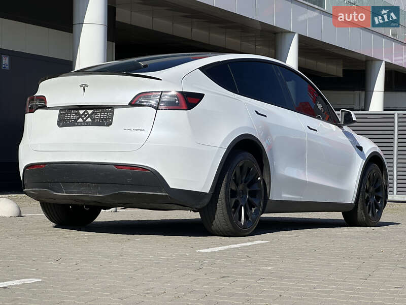 Позашляховик / Кросовер Tesla Model Y 2023 в Києві