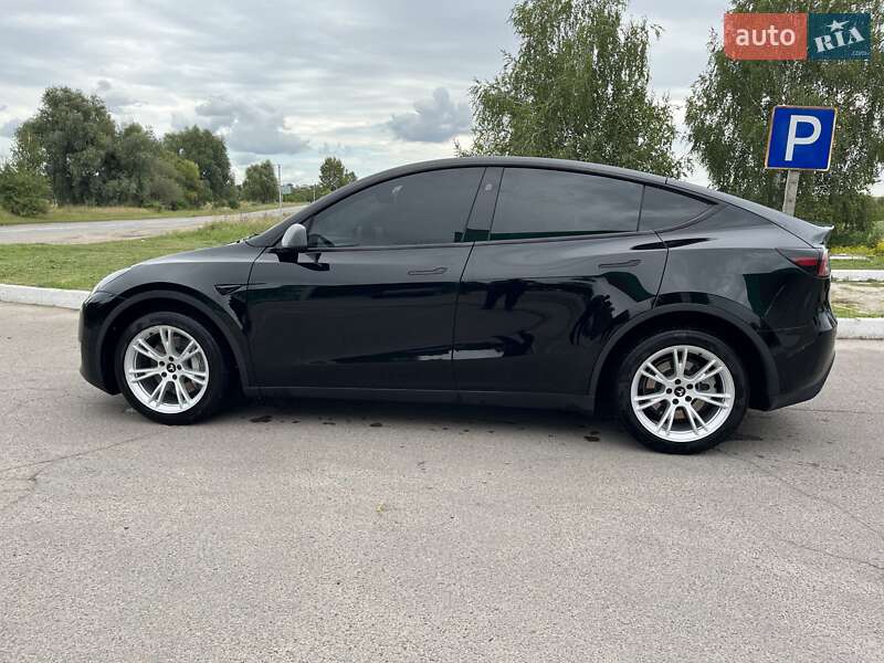 Позашляховик / Кросовер Tesla Model Y 2023 в Києві фото 4 Позашляховик / Кросовер Tesla Model Y 2023 в Києві