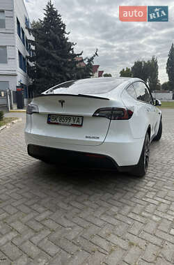Внедорожник / Кроссовер Tesla Model Y 2020 в 