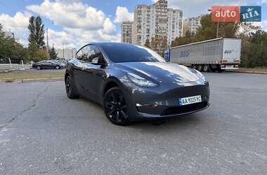 Позашляховик / Кросовер Tesla Model Y 2023 в 