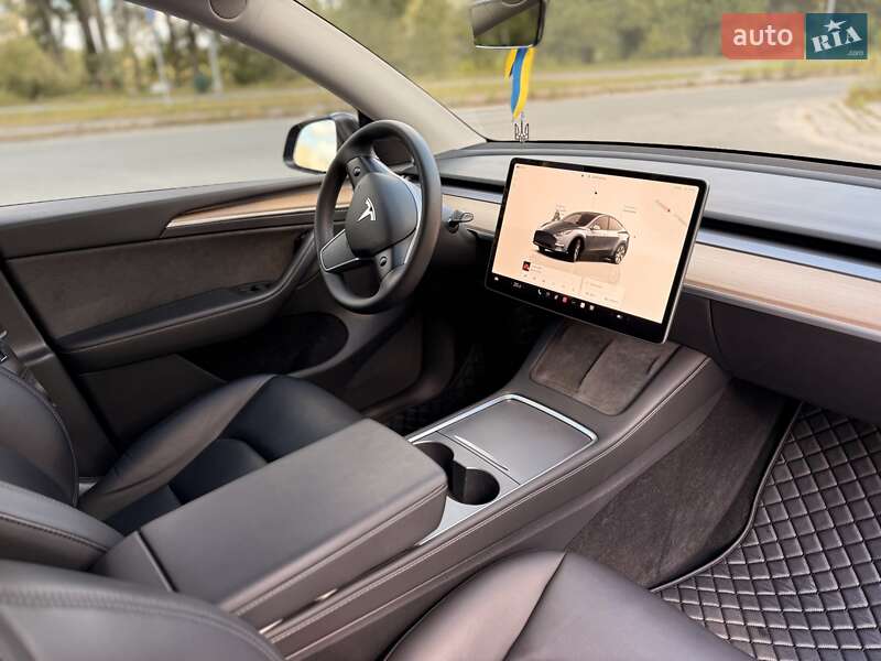 Позашляховик / Кросовер Tesla Model Y 2023 в Києві фото 17 Позашляховик / Кросовер Tesla Model Y 2023 в Києві