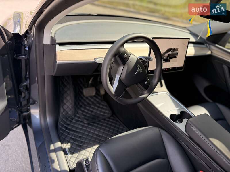 Позашляховик / Кросовер Tesla Model Y 2023 в Києві фото 20 Позашляховик / Кросовер Tesla Model Y 2023 в Києві