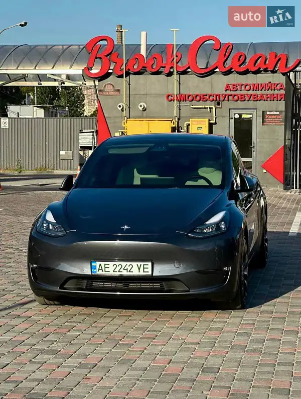 Tesla Model Y