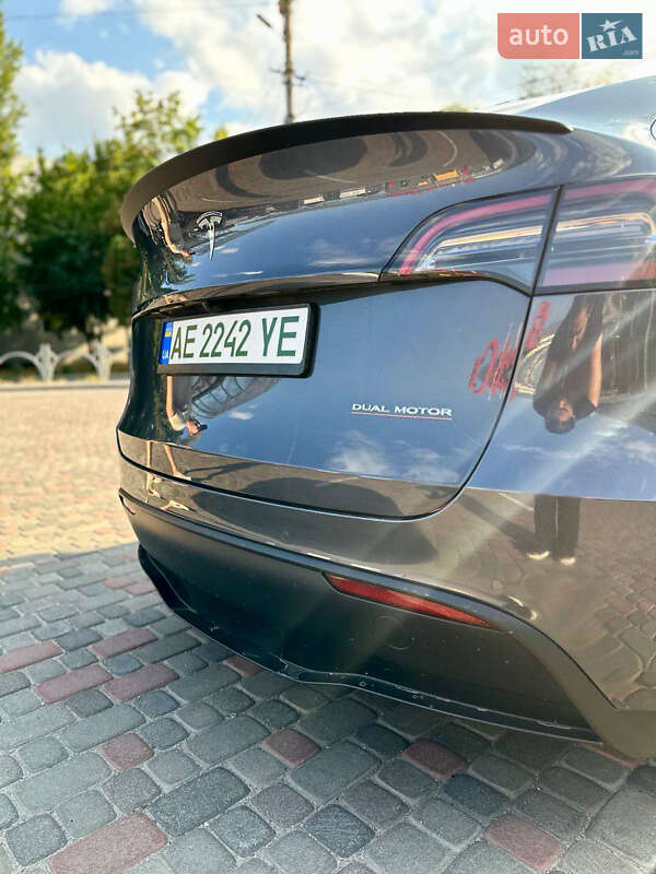Позашляховик / Кросовер Tesla Model Y 2021 в Дніпрі