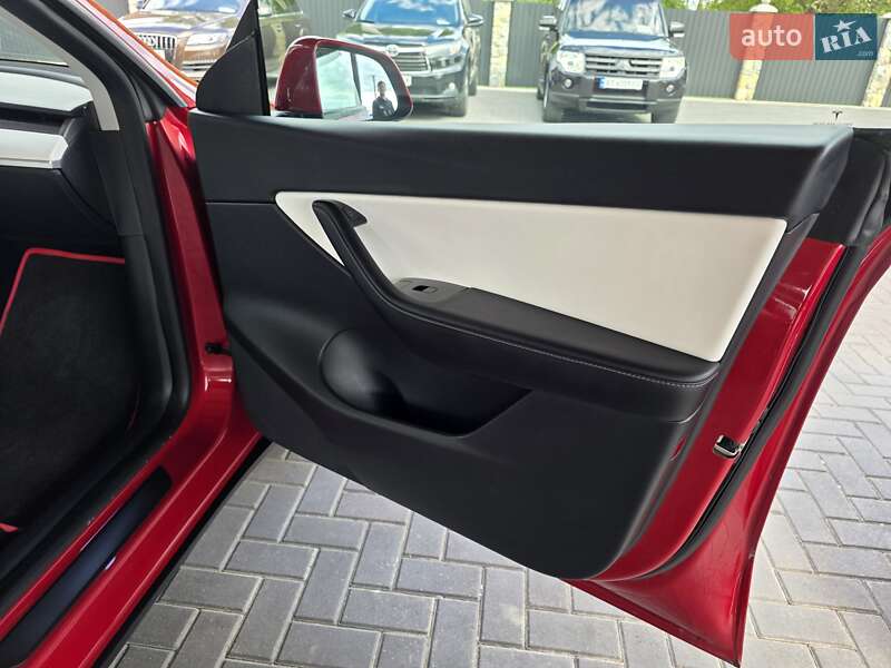 Внедорожник / Кроссовер Tesla Model Y 2020 в Коломые