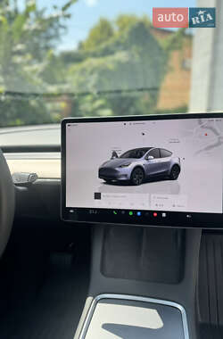 Позашляховик / Кросовер Tesla Model Y 2024 в 