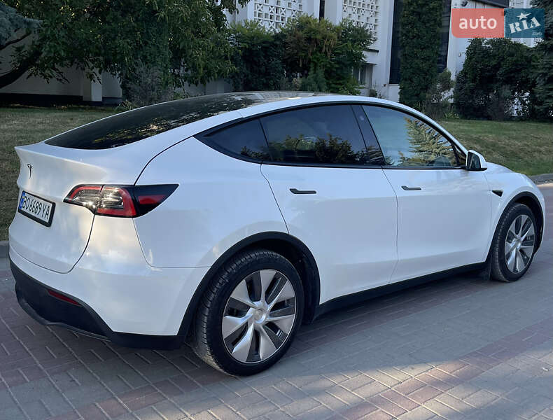 Позашляховик / Кросовер Tesla Model Y 2023 в Тернополі