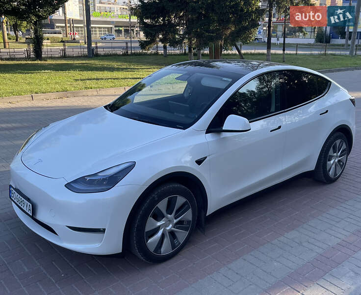 Позашляховик / Кросовер Tesla Model Y 2023 в Тернополі