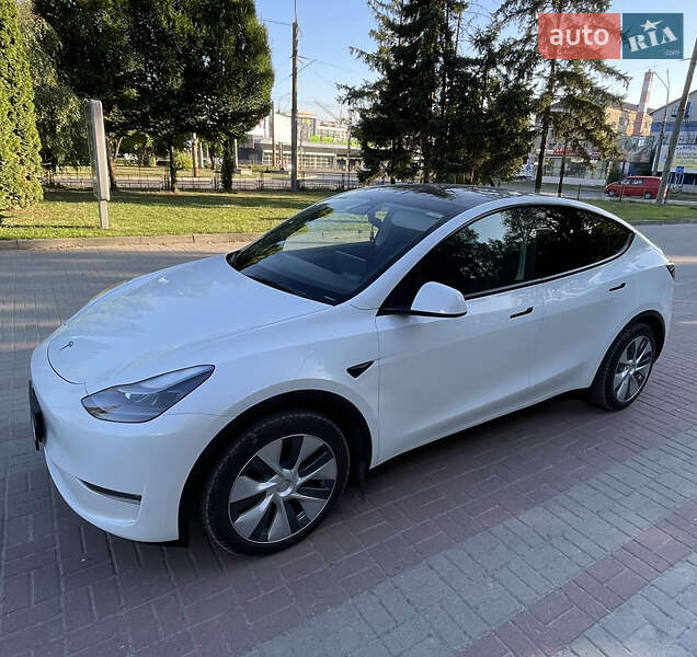 Позашляховик / Кросовер Tesla Model Y 2023 в Тернополі