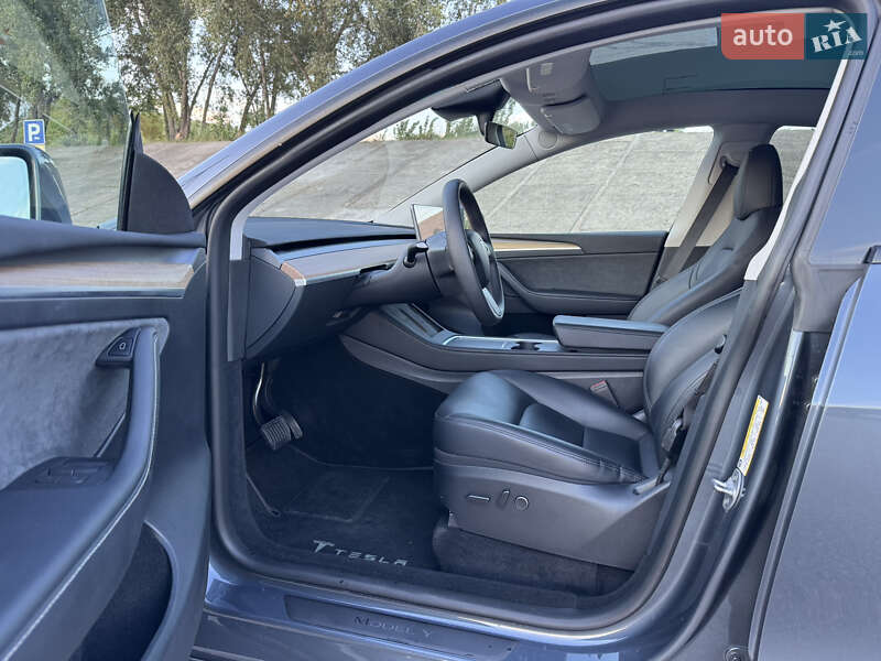 Внедорожник / Кроссовер Tesla Model Y 2023 в Киеве