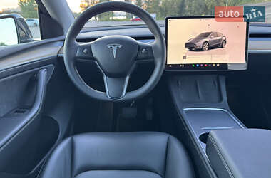 Позашляховик / Кросовер Tesla Model Y 2023 в 