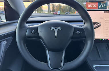 Позашляховик / Кросовер Tesla Model Y 2023 в 