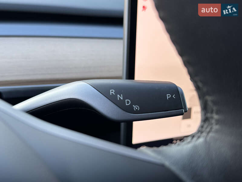 Внедорожник / Кроссовер Tesla Model Y 2023 в Киеве
