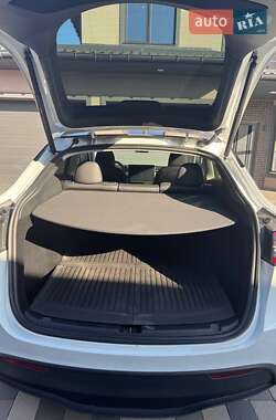 Внедорожник / Кроссовер Tesla Model Y 2023 в 