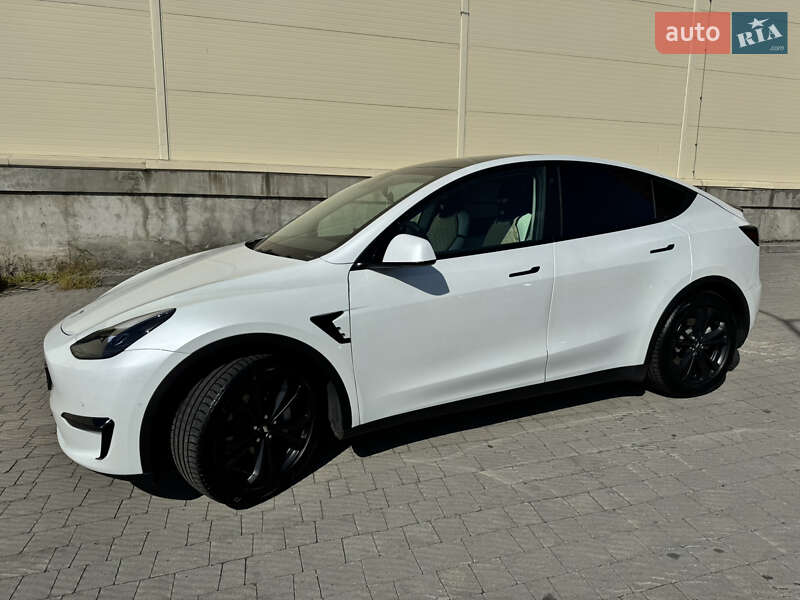Позашляховик / Кросовер Tesla Model Y 2021 в Львові