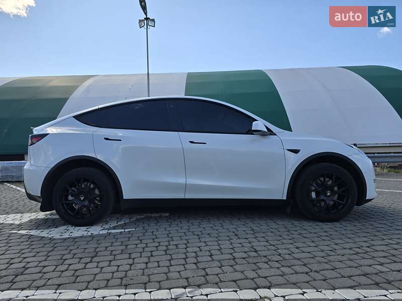 Внедорожник / Кроссовер Tesla Model Y 2021 в Ужгороде