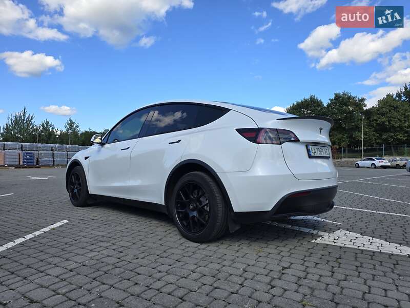 Внедорожник / Кроссовер Tesla Model Y 2021 в Ужгороде
