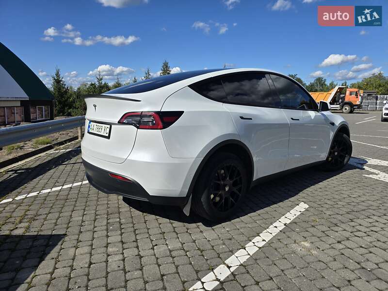 Внедорожник / Кроссовер Tesla Model Y 2021 в Ужгороде