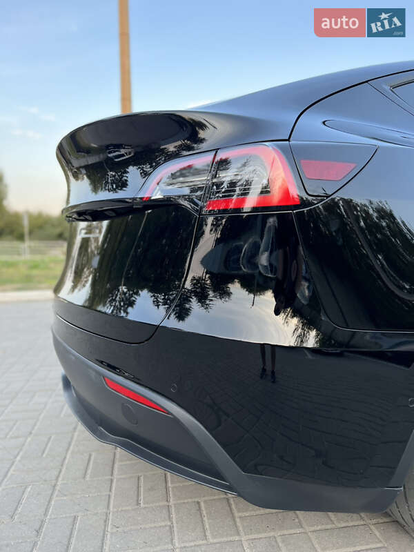 Позашляховик / Кросовер Tesla Model Y 2021 в Тернополі