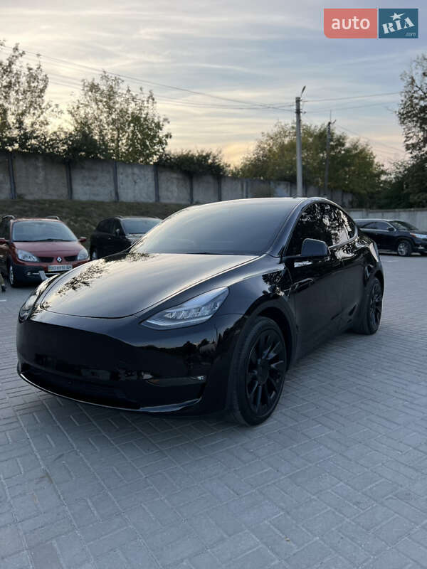 Позашляховик / Кросовер Tesla Model Y 2021 в Тернополі
