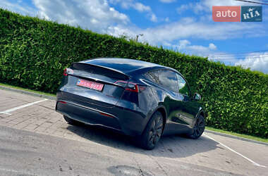 Позашляховик / Кросовер Tesla Model Y 2024 в 