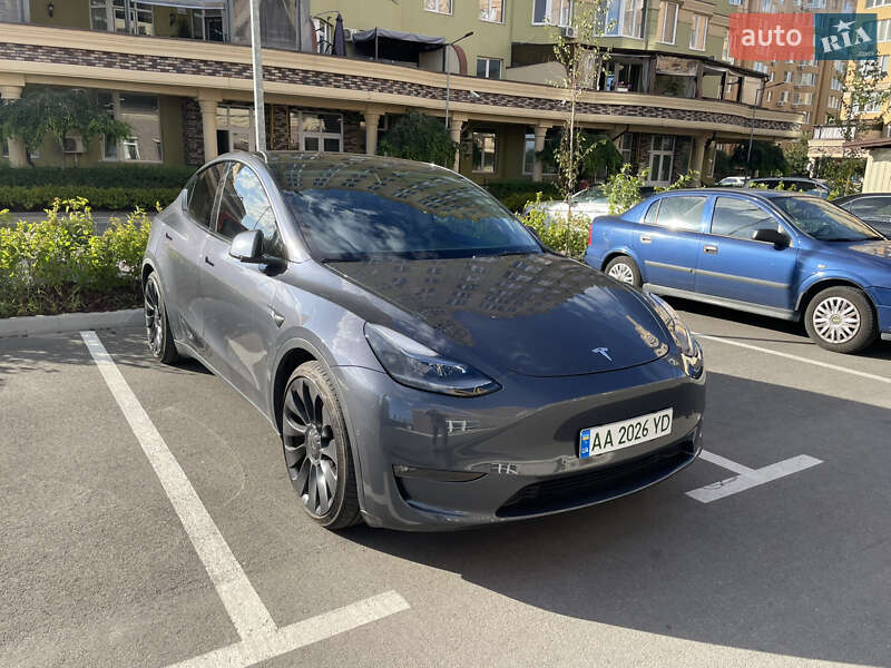 Tesla Model Y 2022