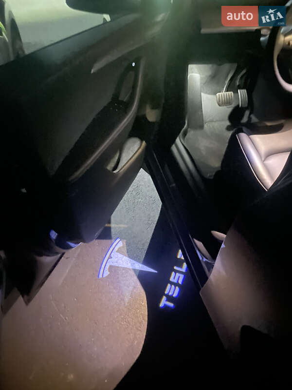 Внедорожник / Кроссовер Tesla Model Y 2022 в Софиевской Борщаговке