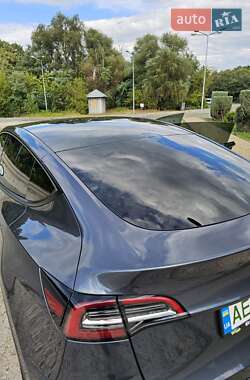 Позашляховик / Кросовер Tesla Model Y 2021 в 
