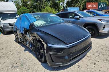 Внедорожник / Кроссовер Tesla Model Y 2025 в 