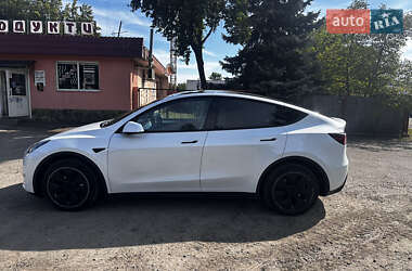 Позашляховик / Кросовер Tesla Model Y 2023 в 