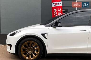 Позашляховик / Кросовер Tesla Model Y 2023 в 