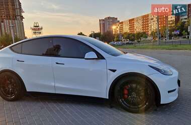 Внедорожник / Кроссовер Tesla Model Y 2022 в Львове