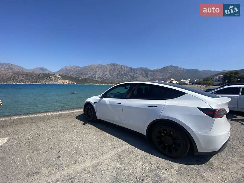 Внедорожник / Кроссовер Tesla Model Y 2021 в 