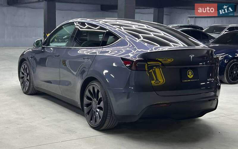 Внедорожник / Кроссовер Tesla Model Y 2023 в Черновцах