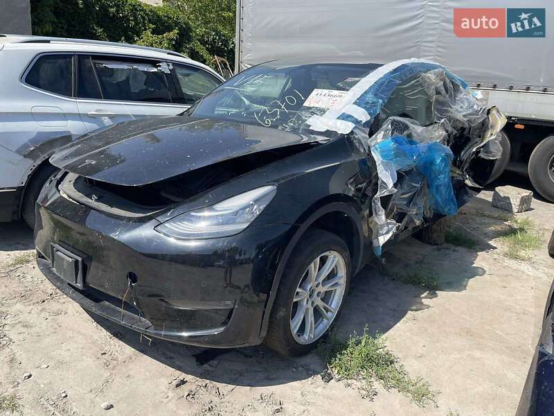 Внедорожник / Кроссовер Tesla Model Y 2021 в 