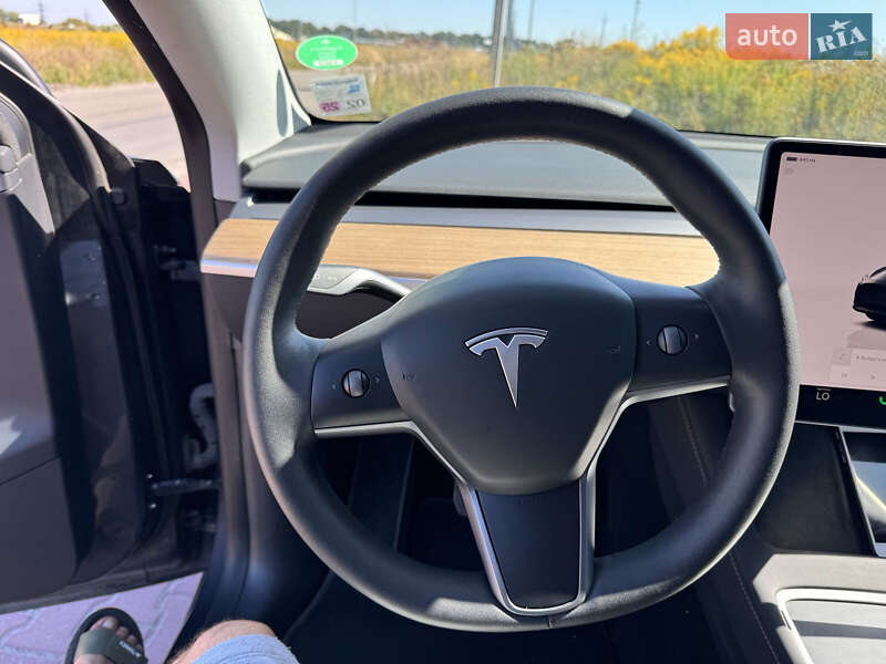 Внедорожник / Кроссовер Tesla Model Y 2022 в Ровно