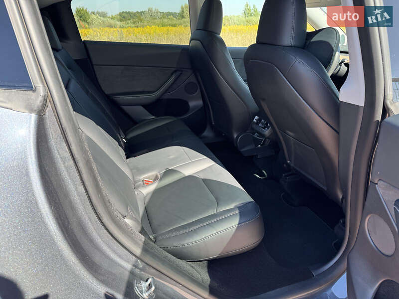 Внедорожник / Кроссовер Tesla Model Y 2022 в Ровно