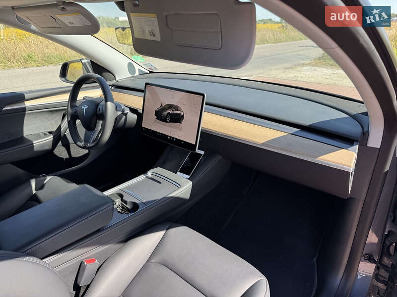 Внедорожник / Кроссовер Tesla Model Y 2022 в Ровно