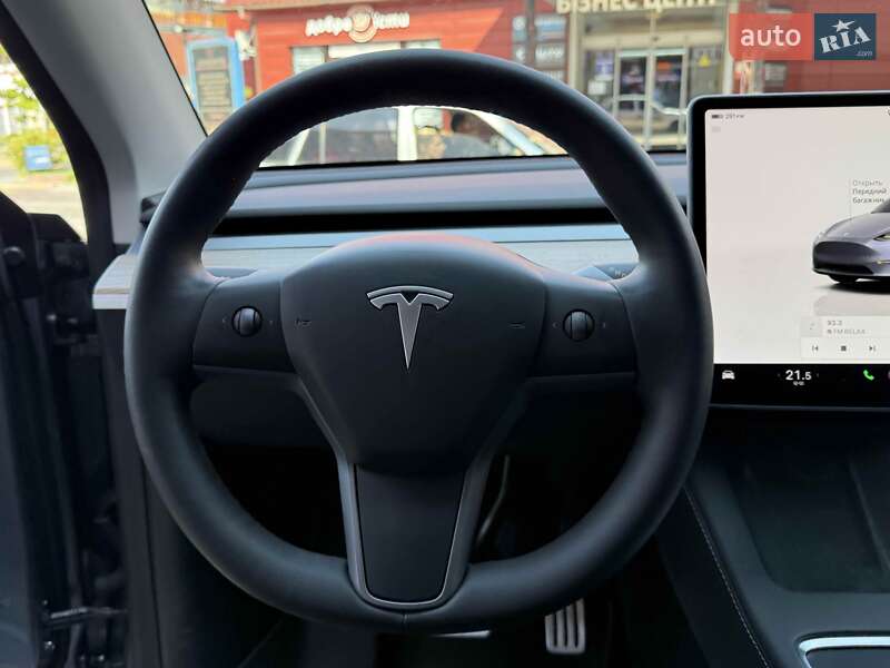 Внедорожник / Кроссовер Tesla Model Y 2023 в Львове