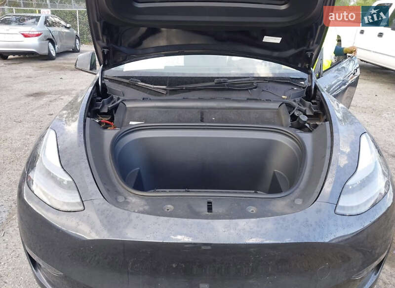 Внедорожник / Кроссовер Tesla Model Y 2024 в Львове