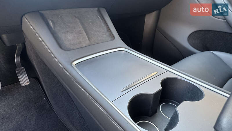 Позашляховик / Кросовер Tesla Model Y 2023 в Івано-Франківську фото 12 Позашляховик / Кросовер Tesla Model Y 2023 в Івано-Франківську