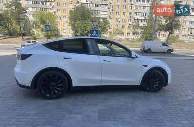 Внедорожник / Кроссовер Tesla Model Y 2021 в 