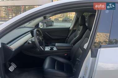 Внедорожник / Кроссовер Tesla Model Y 2021 в 
