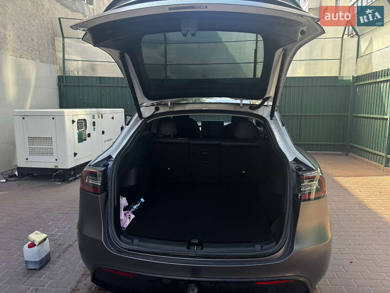 Позашляховик / Кросовер Tesla Model Y 2021 в Рівному