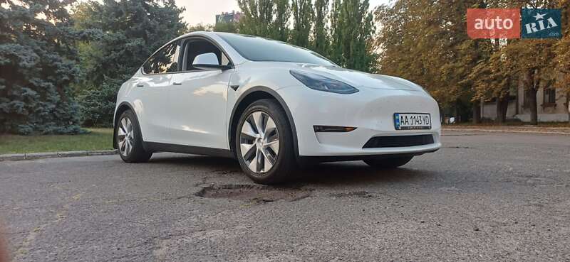 Позашляховик / Кросовер Tesla Model Y 2023 в Києві