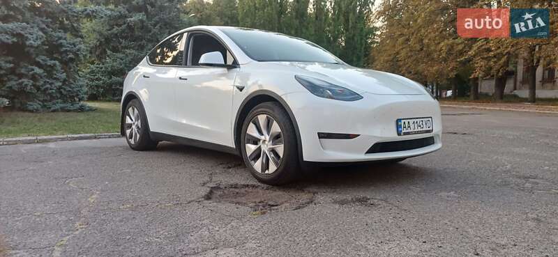 Позашляховик / Кросовер Tesla Model Y 2023 в Києві