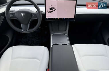 Позашляховик / Кросовер Tesla Model Y 2023 в 